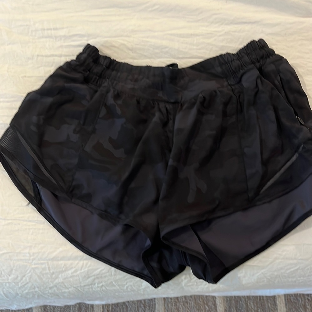 Lululemon running shorts 3” black camo
